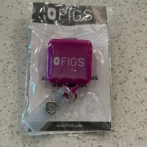 Figs Square badge Reel in purple